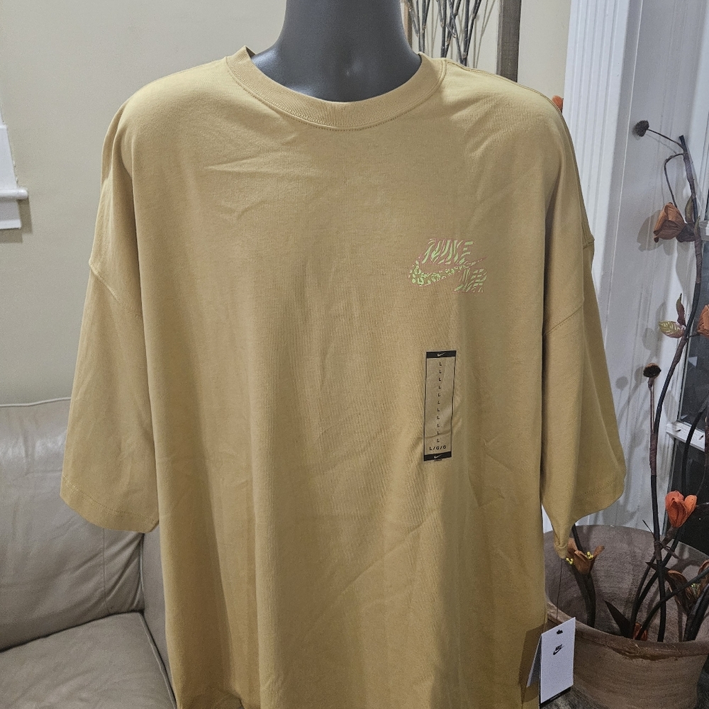 Over sized Nike t shirt